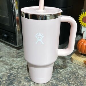 Hydro Flask 32 oz travel tumbler